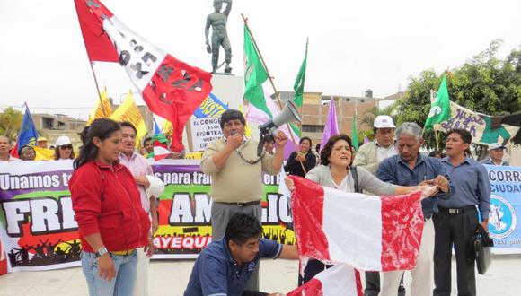 Chiclayanos protestan contra "repartija"