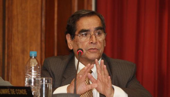 Oscar Ugarte, ministro de Salud, se mostró a favor de que el sector privado comercialice la vacuna.