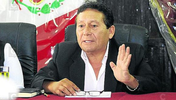 Edy Medina critica a gerentes del Gobierno Regional de Arequipa