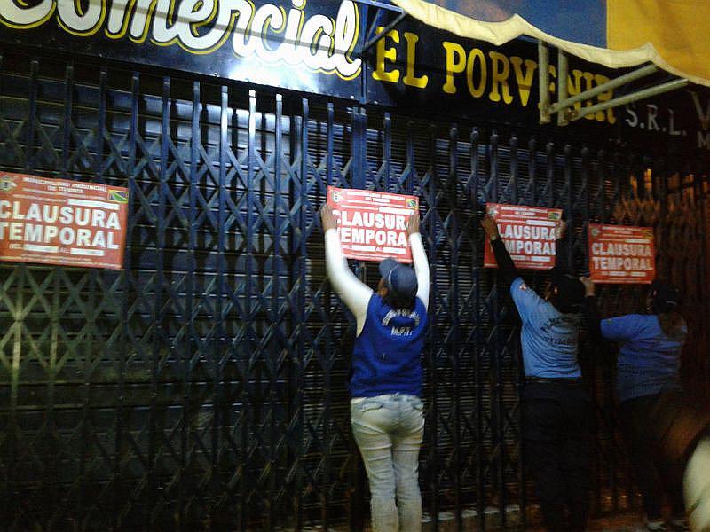 Tumbes: La MPT clausura el mercado central en la madrugada y por la mañana lo vuelve a abrir