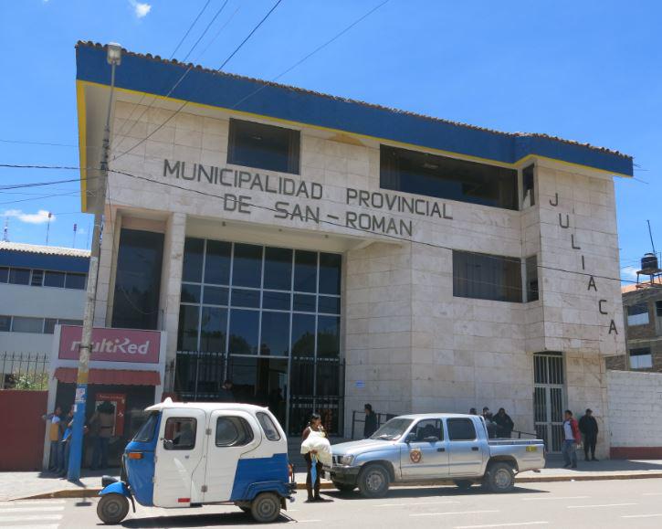 Operativo a comerciantes en el mercado Tupac Amaru de Juliaca