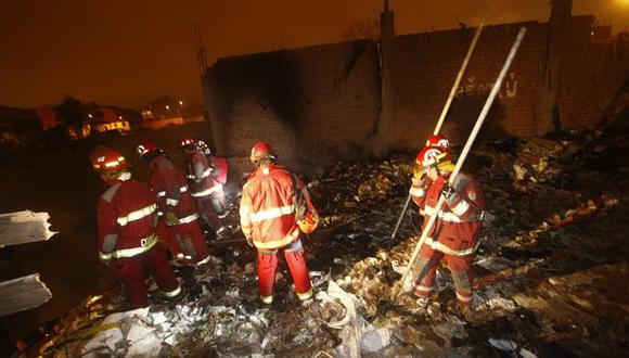 Trujillo: Se incendia tráiler en taller mecánico