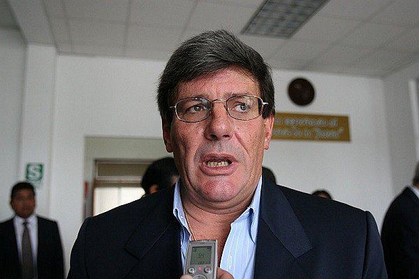 Rafael Rey responde a Nadine Heredia a través de Twitter 