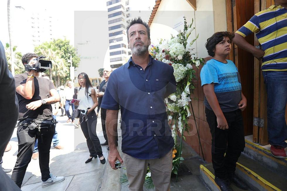 Daniel Peredo: Amigos y familiares se reúnen para dar el 'último adiós' a recordado periodista