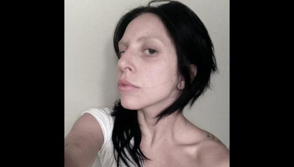 Lady Gaga sorprende a fans con foto sin maquillaje 
