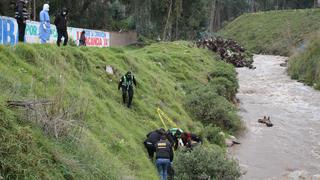 Vecinos se lanzan al río Shullcas en Huancayo para ayudar a mujer, pero no logran salvarla