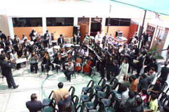 Dunker Lavalle recibe modernos instrumentos