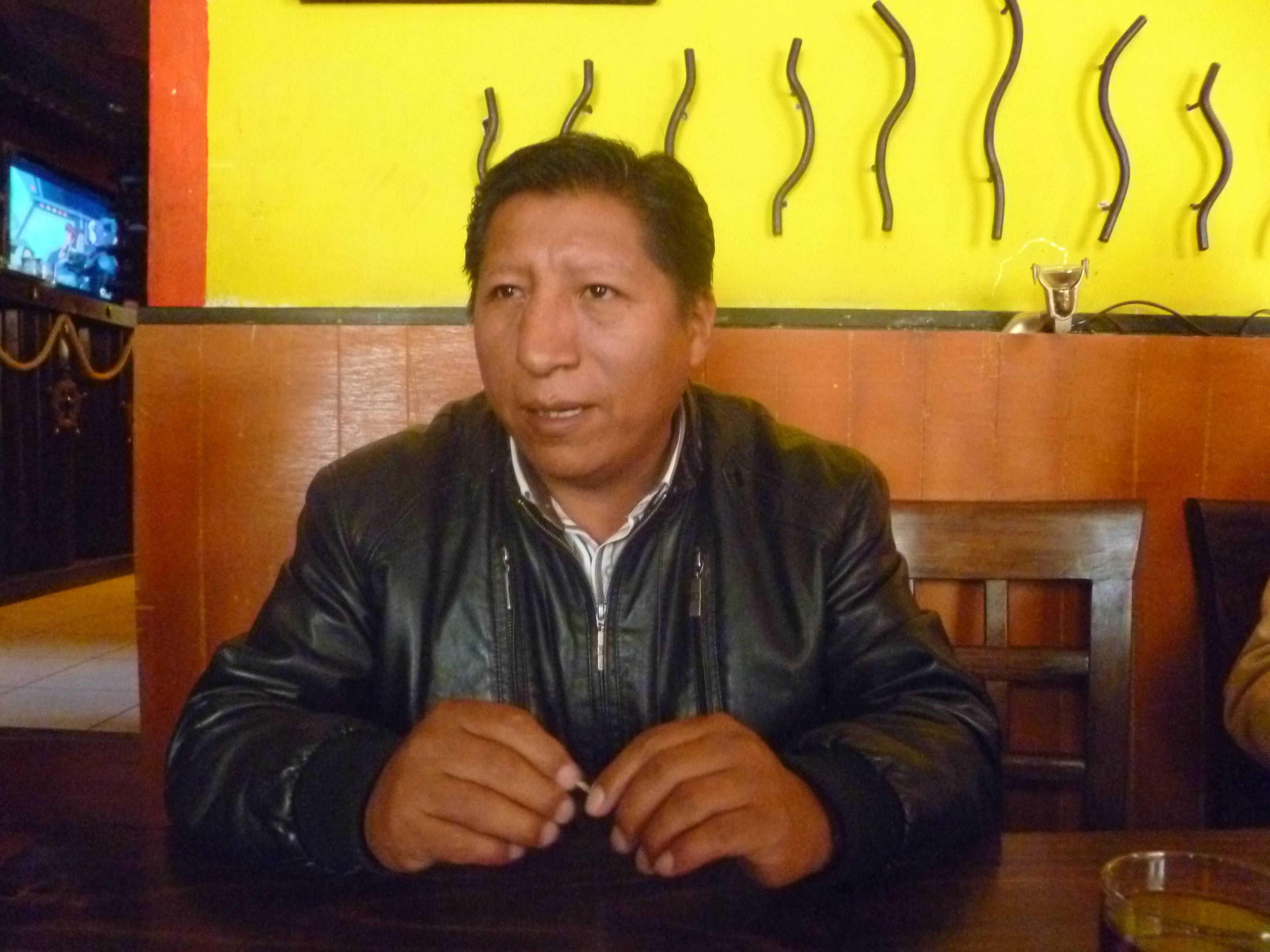 Alcalde electo de Sandia prometió gestionar asfaltado de carreteras