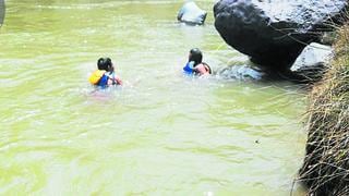 Sigue la búsqueda de Natacha y Kevin en el río Colca con ayuda de un buzo