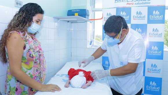 Médicos de hospital José Cayetano Heredia salvan la vida a recién nacida