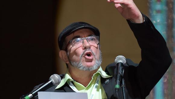 Rodrigo Londoño Echeverri, dirigente de la FARC, conocido como "Timochenko", habla durante la inauguración de su Congreso Nacional en Bogotá. (AFP/Raul Arboleda).