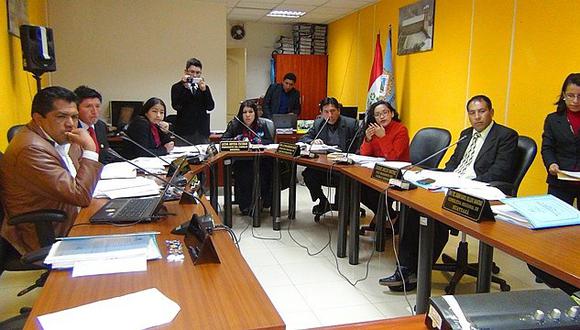 Consejo sube sus dietas y sueldo de gobernador regional de Huancavelica