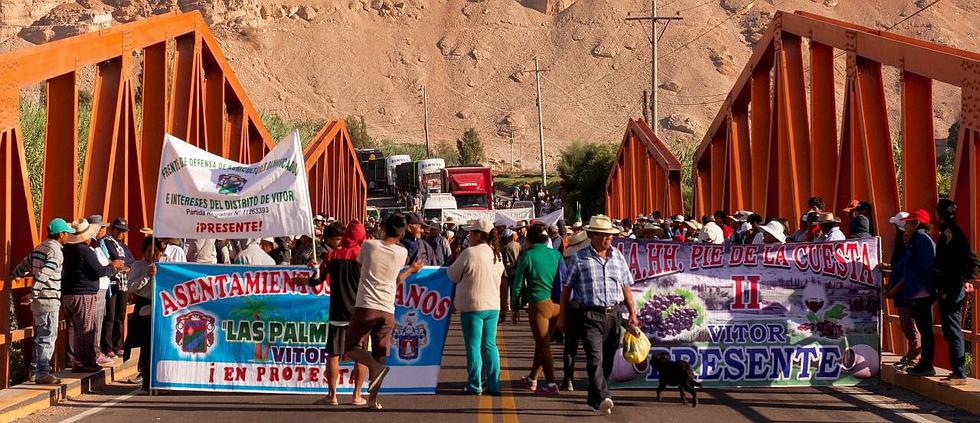 Pobladores de Vitor bloquearon carretera Panamericana (FOTOS)