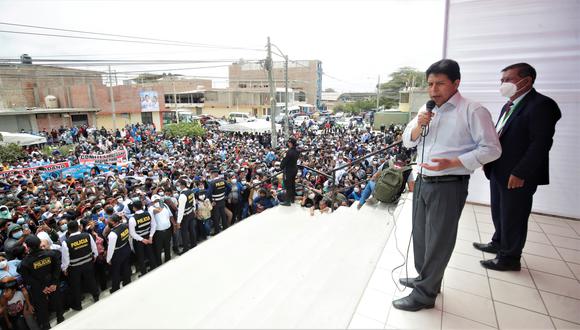 El presidente Castillo se victimizó desde una actividad en Piura y reiteró que se quedará con "su pueblo".