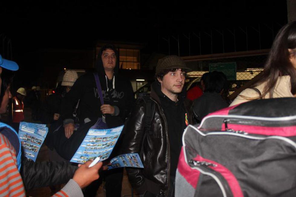 Turistas llegan a Huancayo en tren y bailan Huaylarsh (FOTOS)