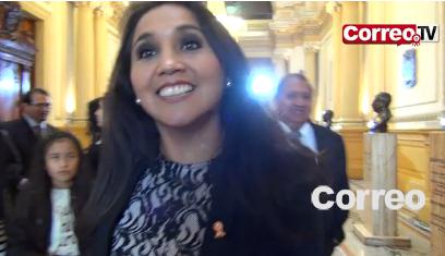 Ana María Solórzano guarda silencio ante micrófonos de Correo (Video)