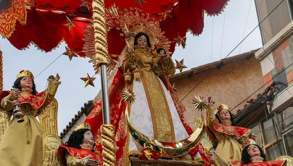 Obispo amenazó con pedir a Unesco que retire título a la Candelaria en Puno