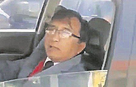 Subprefecto amedrenta a policía que lo multó (VIDEO)