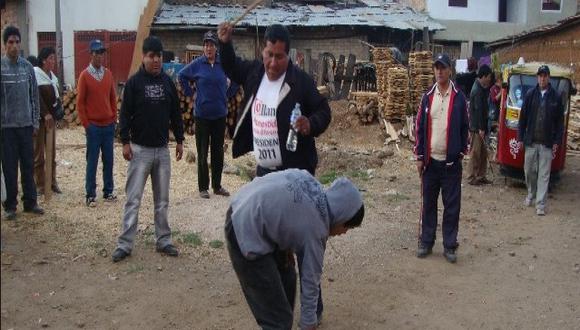 Cajamarca: Castigo hace llorar a joven que robaba a mineras y viviendas