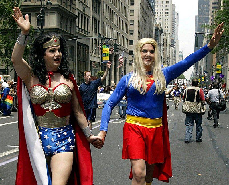 Mujer maravilla sería bisexual, así lo dice el guionista del cómic