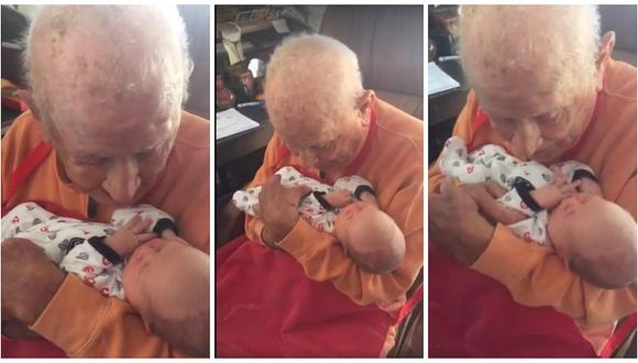 Facebook: ​El emotivo encuentro entre un hombre de 105 años y su bisnieto [VIDEO]