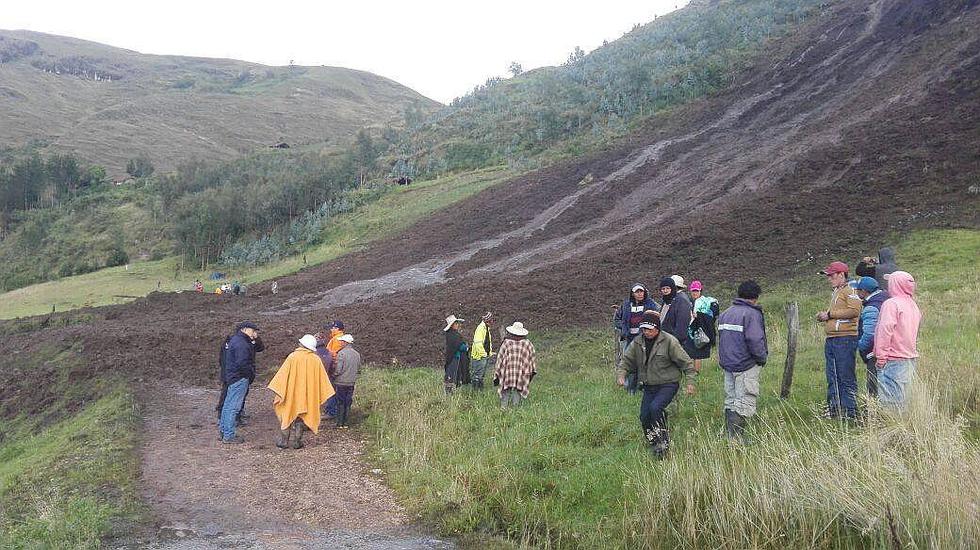 Una familia muere sepultada por huaico que aplastó su casa (FOTOS)