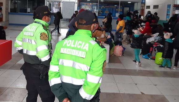 Policía sigue de cerca a los operadores del tráfico de migrantes en la frontera sureña. (Foto: Correo)