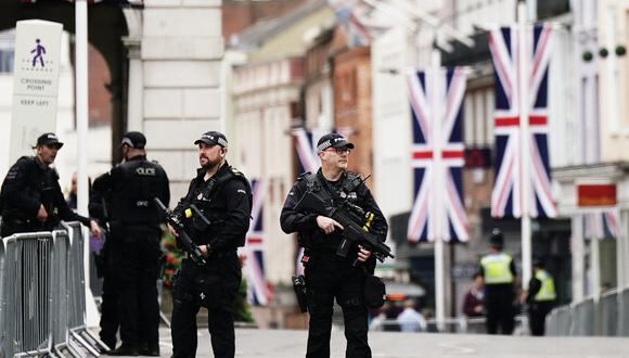 Patrulla de la policía armada de Londres, el 19 de septiembre de 2022.  (Foto de Aaron Chown / PISCINA / AFP)