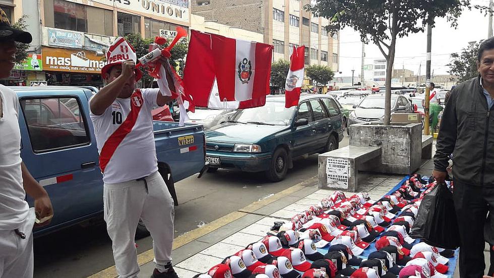 Calles de Chiclayo quedan vacías, familias enteras ven el debut de Perú en el Mundial