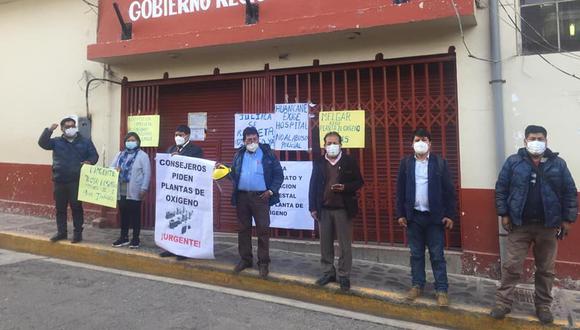 Consejeros buscan diálogo con el gobernador de Puno