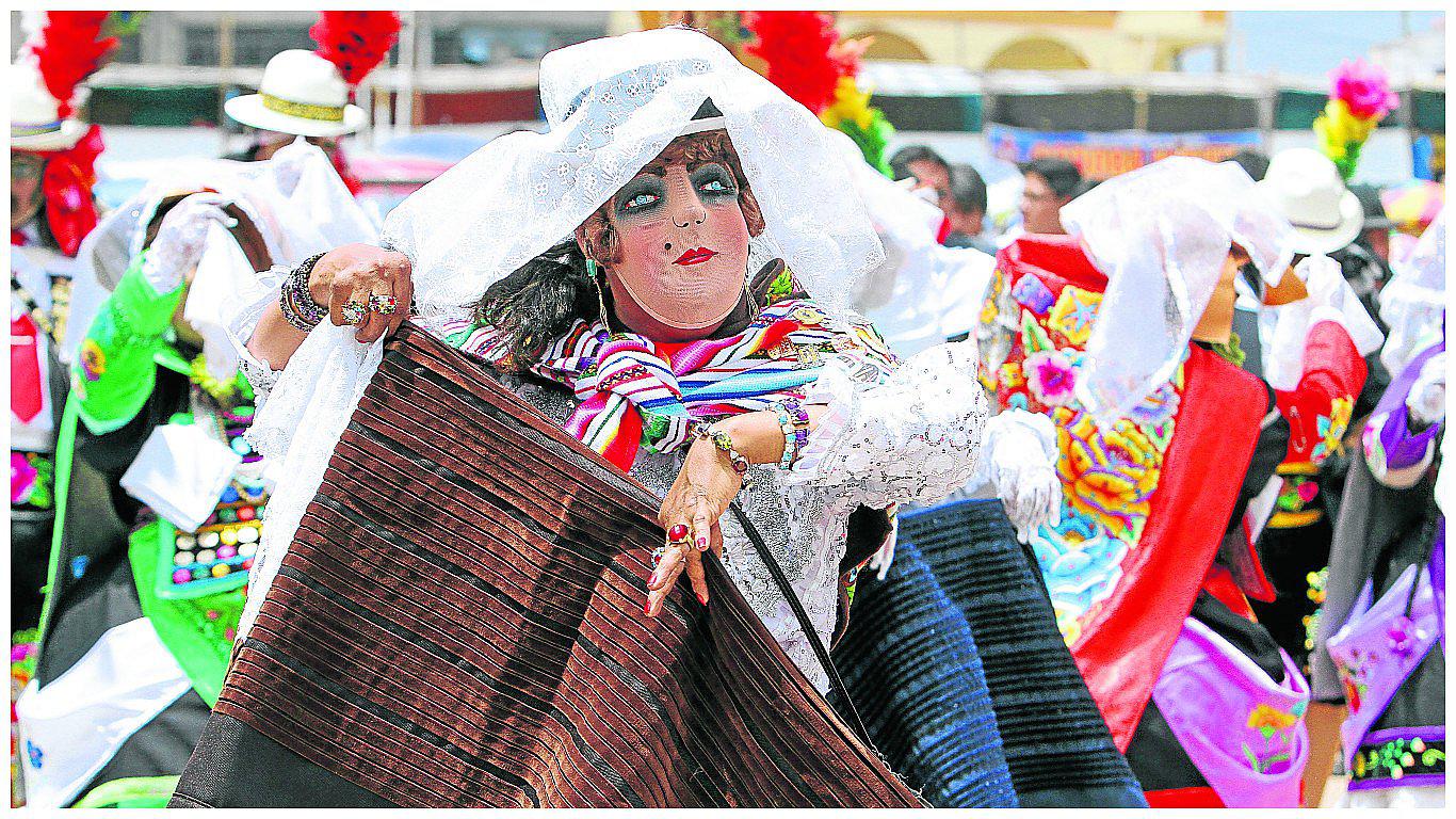 ​En Jauja alistan "pasacalle tunantero" por tradicional fiesta del 20 de enero 