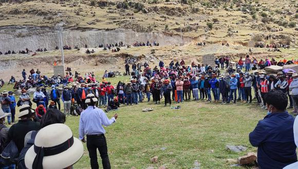 Huelga indefinida contra MMG Las Bambas en Challhuahuacho - Cotabambas.