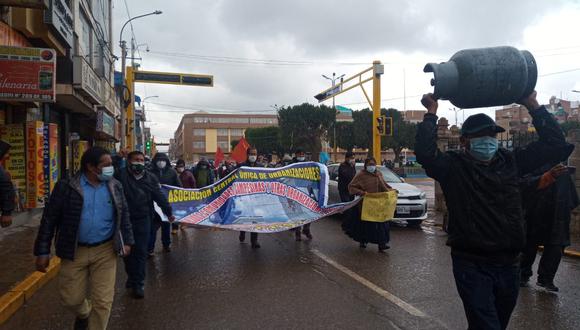 Pobladores de la ciudad de Juliaca salieron a las calles a protestar.
