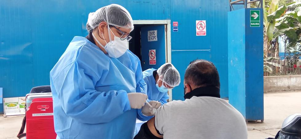 En el distrito de Florencia de Mora se han habilitado dos centros de vacunación: I. E. Jorge Basadre e Instituto Tecnológico de Florencia de Mora. (Foto: Deyvi Mora)
