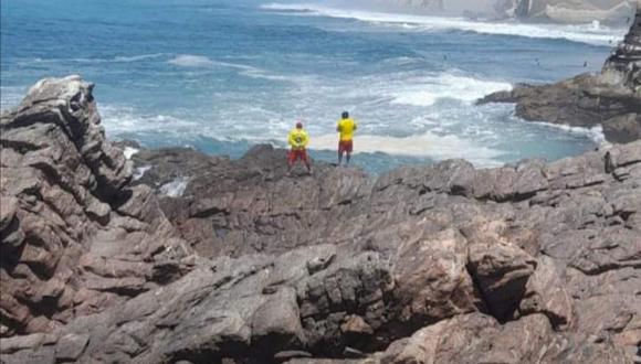Personal de Salvataje continúa con la búsqueda del veraneante desaparecido en la playa La Playuela. (Foto: Difusión)