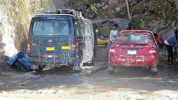 Lavaderos de carro incrementa en la ciudad y ya van más de 155