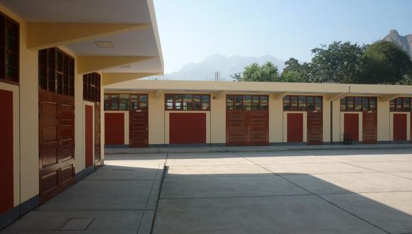 Centro educativo donde ingresaron los rateros para llevarse los equipos.