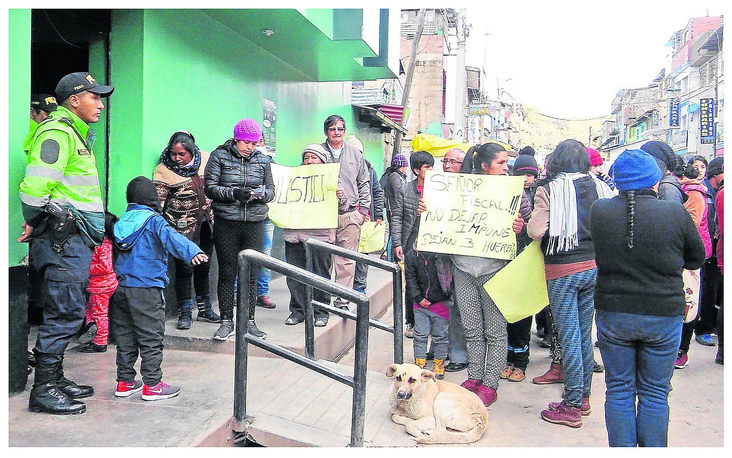​Esposos mueren en choque e hija de 5 años queda grave