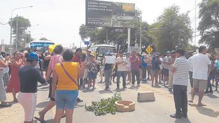 Piura: Vecinos bloquean puente en el distrito de Castilla para exigir agua potable