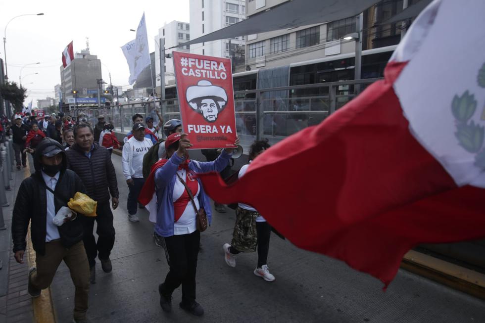 Manifestación contra el gobierno del Jefe de Estado Pedro Castillo Terrones. Los colectivos 'La Resistencia' y 'La insurgencia' marcharon en el Cercado de Lima pidiendo la destitución del mandatario.  (Fotos: Renzo Salazar/@photo.gec)