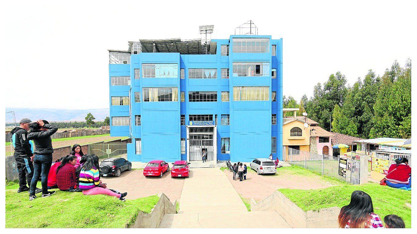 ​Dan de comer uva a bebé de 6 meses, se atraganta y muere camino a hospital