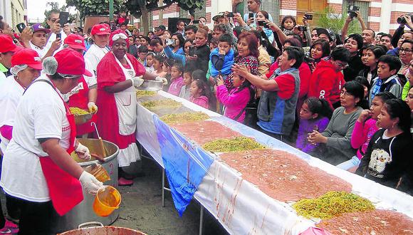 En Chincha miles degustaron la “Carapulcra con Sopa seca”