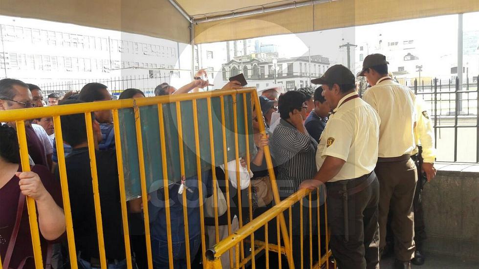 Reniec reinicia atención tras falla en su sistema de información (FOTOS)