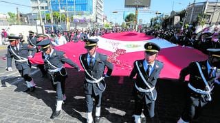 Algarabía patriótica por Día de la Bandera en Arequipa