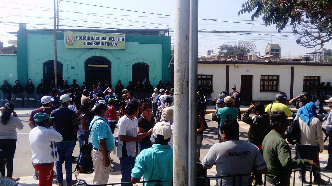 Sigue la tensión en Tumán tras el retorno de administración ligada a Oviedo (VIDEO)