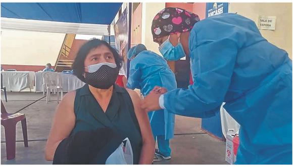 Hoy se reinicia la vacunación para culminar con grupo etario de 49-59 años en  nueve locales de Chimbote, Coishco y Santa.