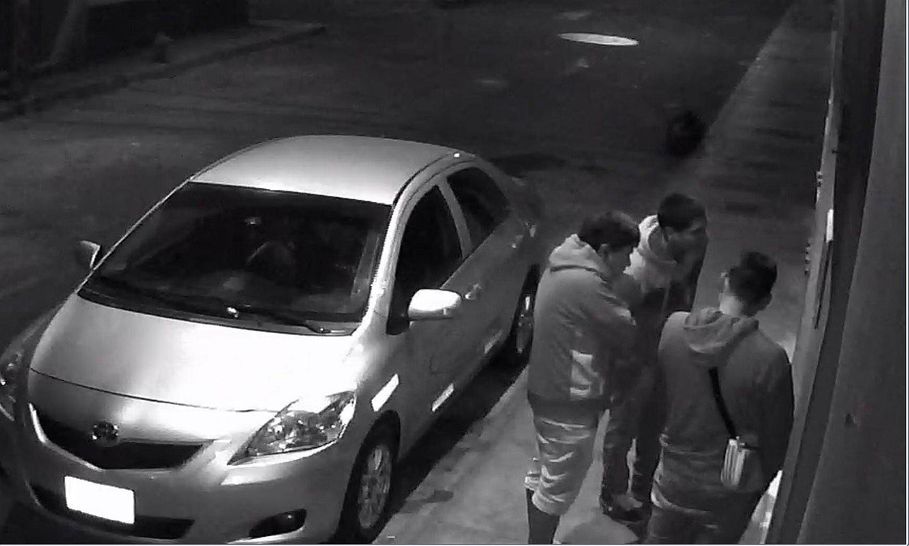 Trujillo: Cámaras captan a facinerosos que asaltaron cevichería "Moi's" (VÍDEO) 