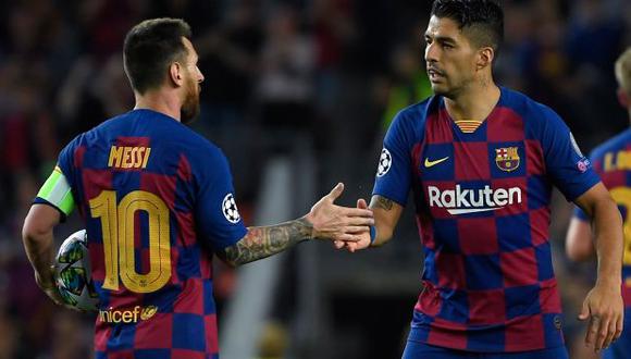 Luis Suárez respaldó a Lionel Messi por el momento que vive en Barcelona. (Foto: AFP)