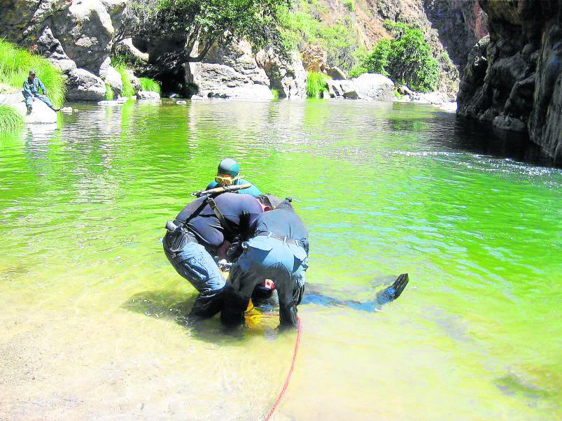Mujer muere tras caer de puente y destrozarse la cabeza