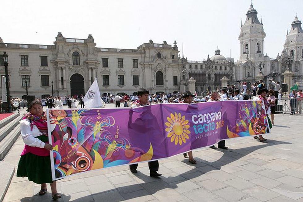 Difunden carnavales de Tacna en Palacio de Gobierno